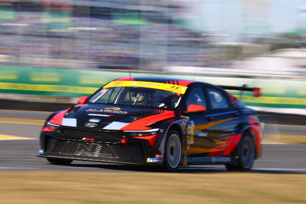 Hyundai Targets Success at Sebring Race