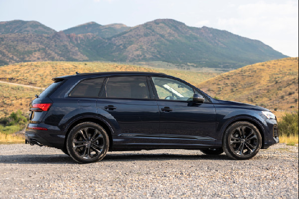 2025 Audi Q7 Receives IIHS TOP SAFETY PICK+ Award