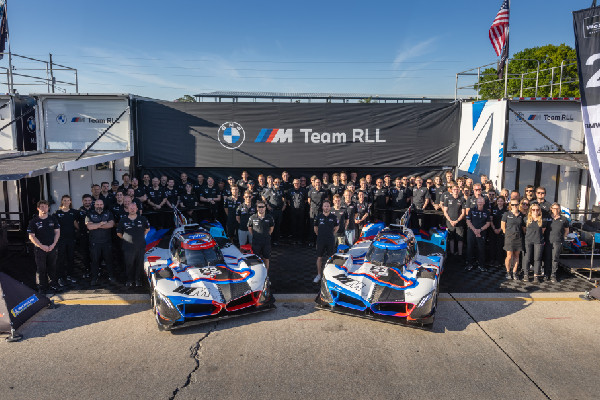 BMW M Hybrid V8's Mixed Results at Sebring