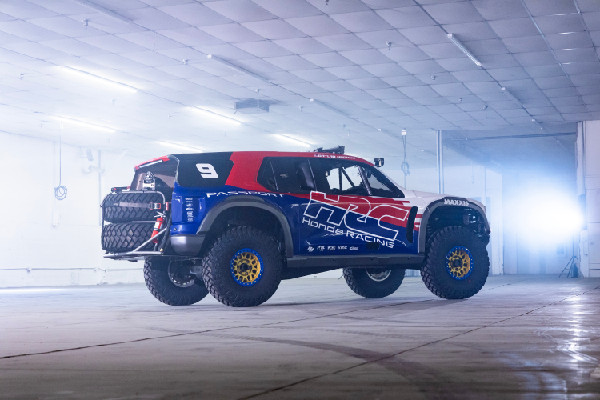 Honda Passport TrailSport Racing at Mint 400