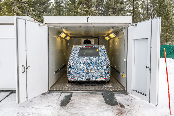 Mercedes-Benz MPVs Tested in Arctic Winter