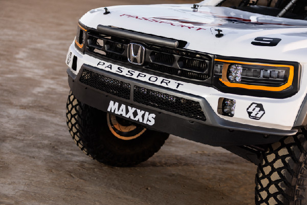 Honda Passport TrailSport Racing at Mint 400