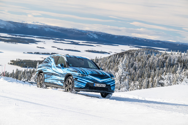 Mercedes-Benz GLC with EQ Technology Shines in Winter