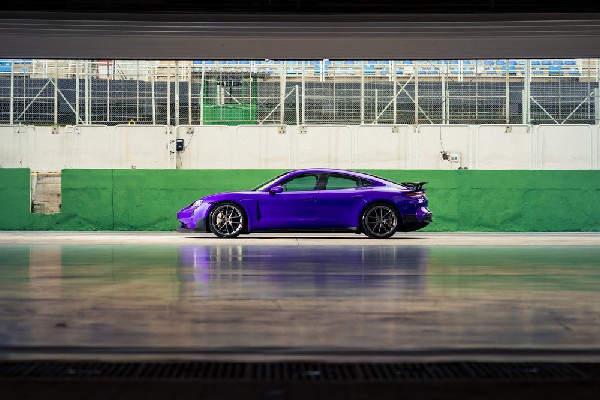 Taycan Turbo GT Sets New Lap Record