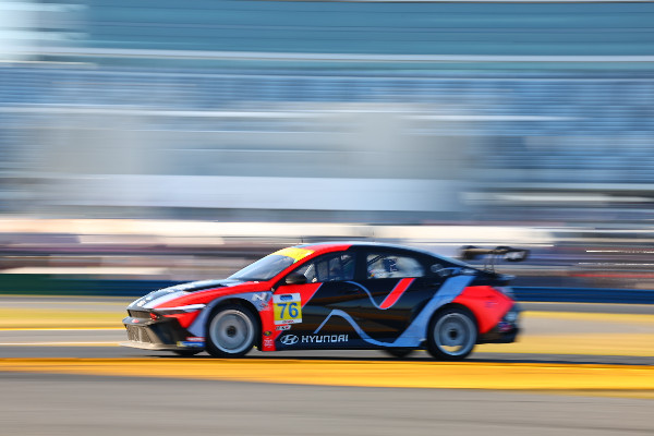 Hyundai Targets Success at Sebring Race