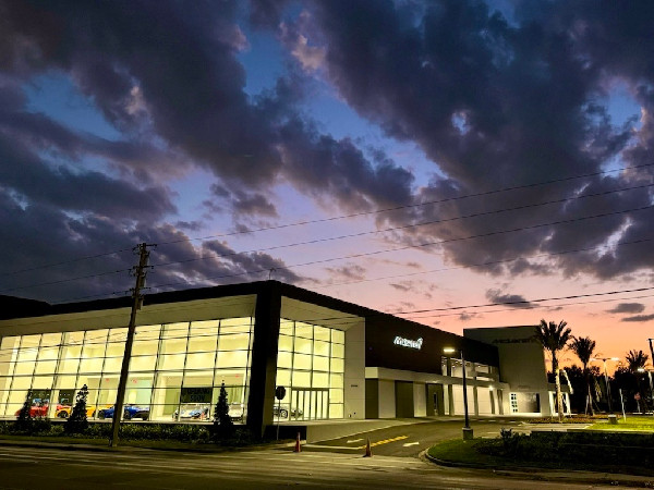 McLaren Orlando Wins Americas Retailer Award