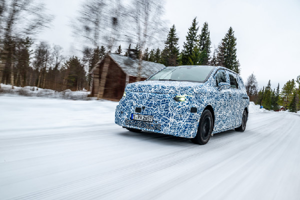Mercedes-Benz MPVs Tested in Arctic Winter