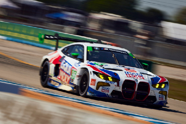 BMW M Hybrid V8's Mixed Results at Sebring