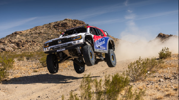 Honda Passport TrailSport Racing at Mint 400
