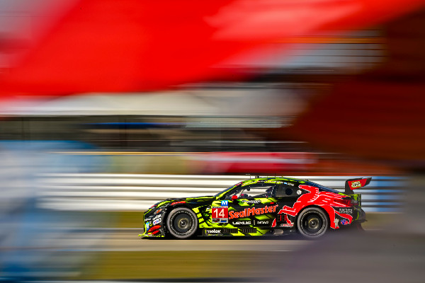 Vasser Sullivan Finishes Second at Sebring