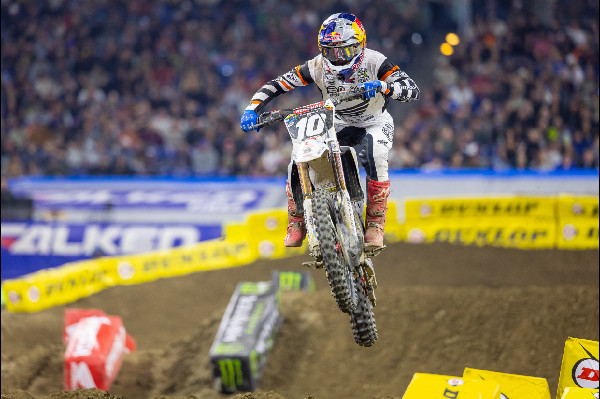 Shimoda Places Sixth in Indianapolis Showdown