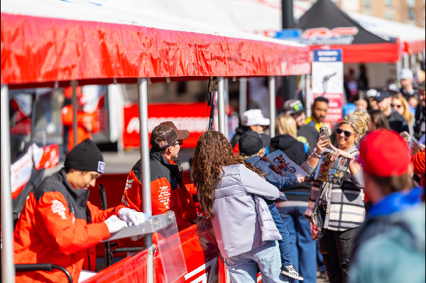 Shimoda Places Sixth in Indianapolis Showdown