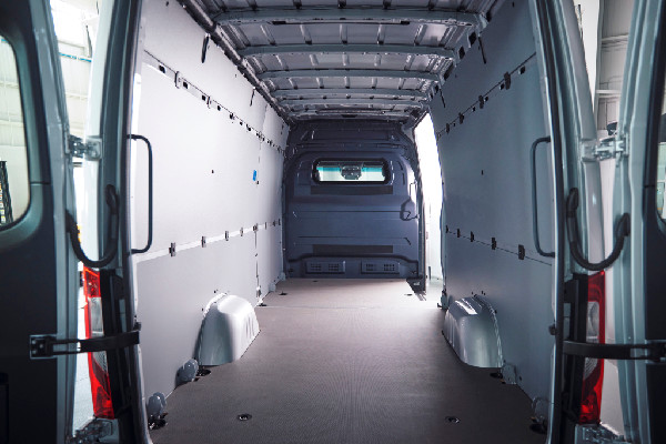 Mercedes-Benz USA Launches New VanSolution Model