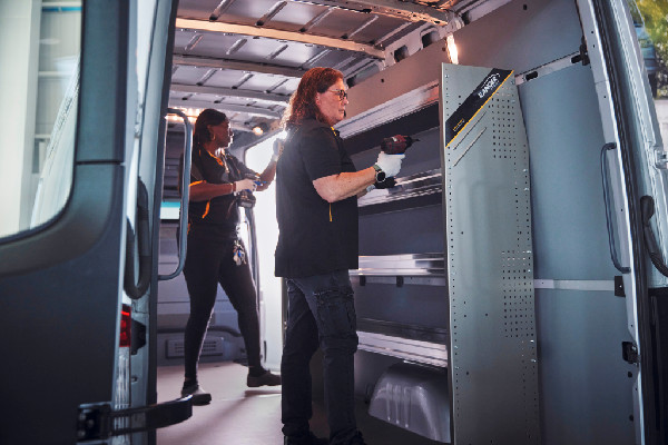 Mercedes-Benz USA Launches New VanSolution Model