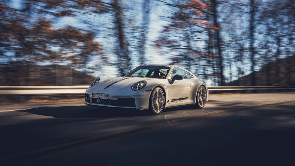 Porsche 911 Wins Loyalty Award Again