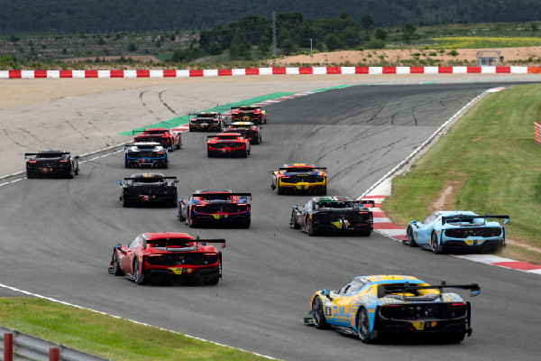 Unique Winners in Ferrari Challenge at Navarra