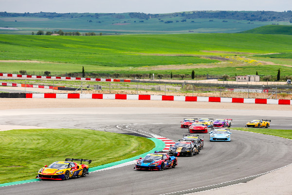 Unique Winners in Ferrari Challenge at Navarra