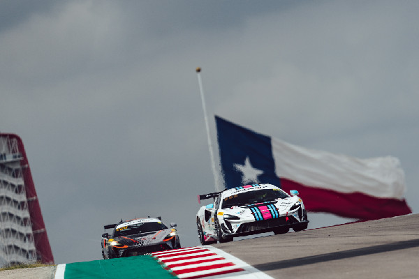 Thrilling McLaren Trophy Action at COTA