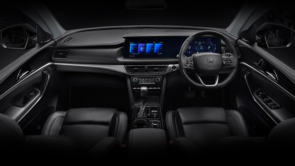 Mahindra XUV700 Ebony Edition Dash