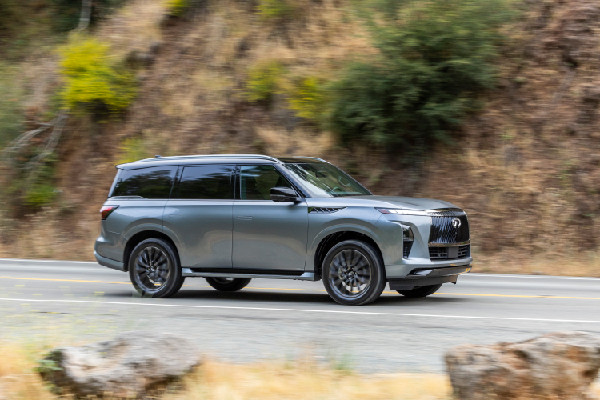 2025 INFINITI QX80 Earns Awards in Texas