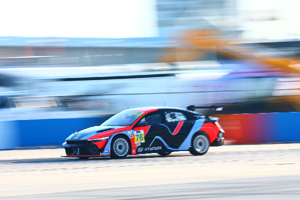 Hyundai Aims for Success at Laguna Seca