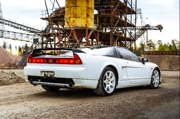 Catchpole Drives Rare Honda NSX-R in Sweden