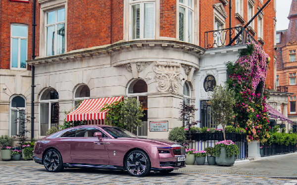 Bespoke Rolls-Royce Spectre Inspired by Velvet Orchid