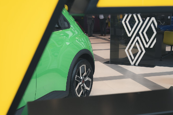 Letchworth's First Renault Retailer Opens Doors