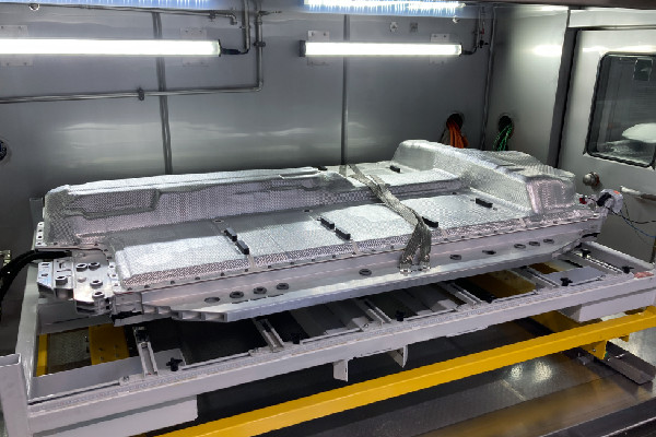 BMW Tests All-Solid-State Batteries in i7