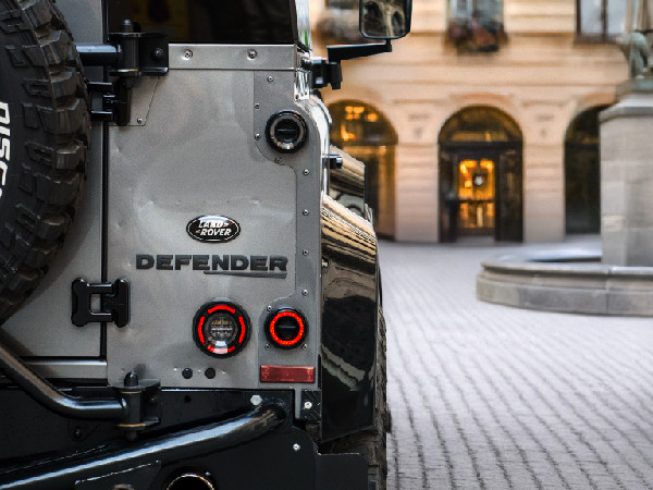 Defender GL-2 Lighting Upgrade Gains Popularity