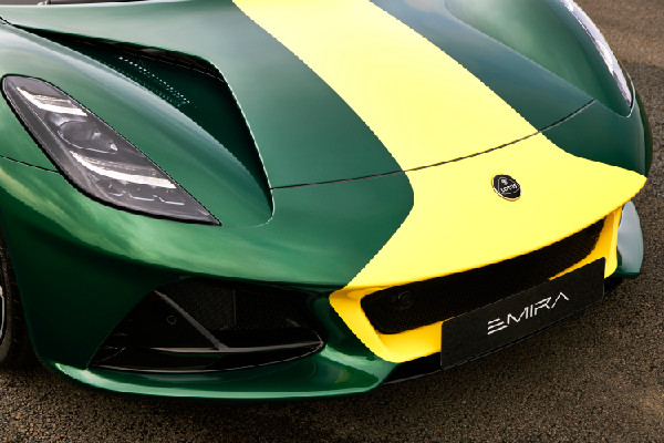 Lotus Emira Clark Edition Pays Tribute to Jim Clark