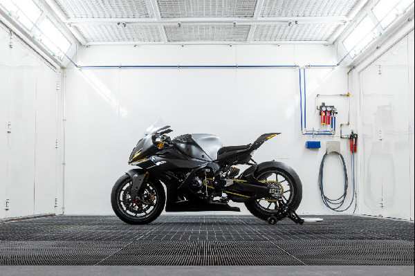 BMW Motorrad Concept RR Unveiled in Italy