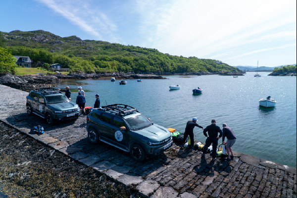 Dacia Duster Supports WWII Expedition in Scotland