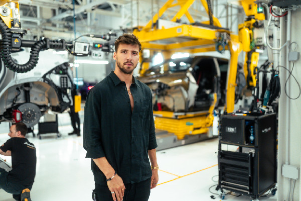 Rúben Dias and His Passion for Lamborghini Revuelto