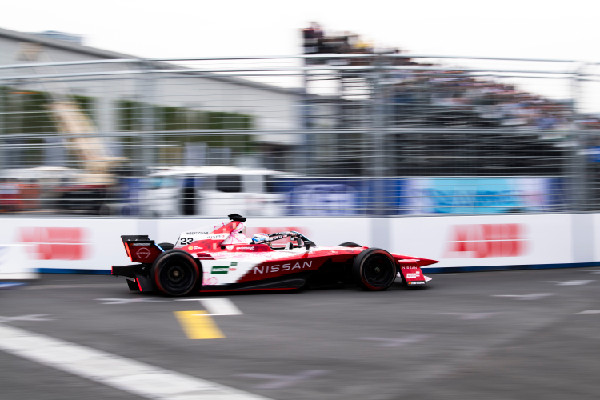 Nissan Aims for Championship Lead in Shanghai