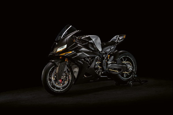 BMW Motorrad Concept RR Unveiled in Italy