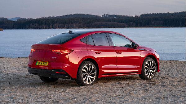 Škoda Enyaq SportLine 85 Offers Better Range