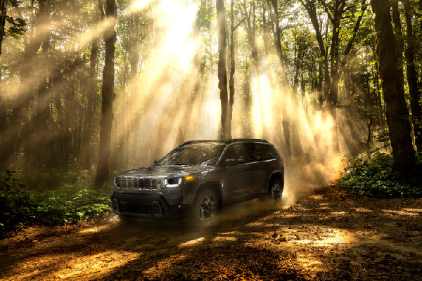 New Jeep Cherokee Hybrid Arriving Late 2025