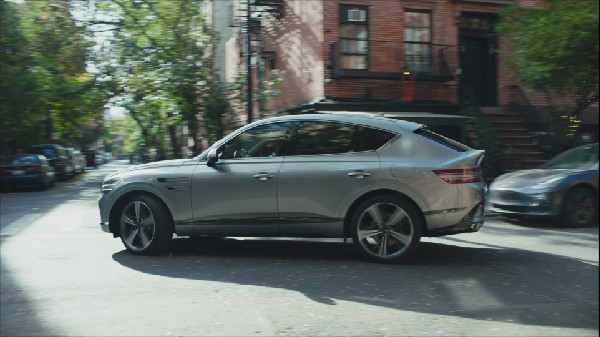 Genesis Sponsors 'Behind the Look' Fashion Series