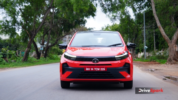 2025 Tata Altroz Facelift Review front tracking shot