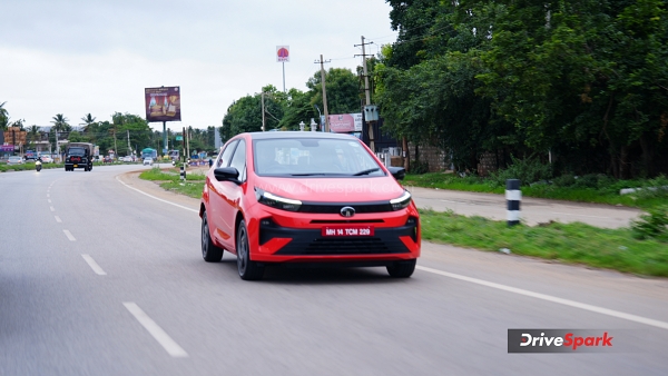 2025 Tata Altroz Facelift Review highway driving shot