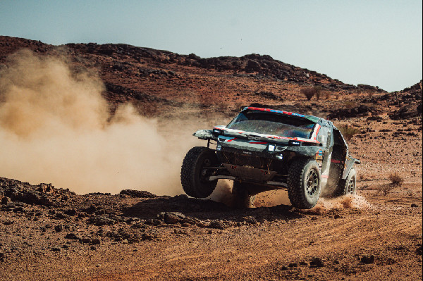 Dacia Sandriders Ready for Safari Rally