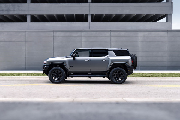 2026 GMC HUMMER EV Enhances Off-Road Capabilities