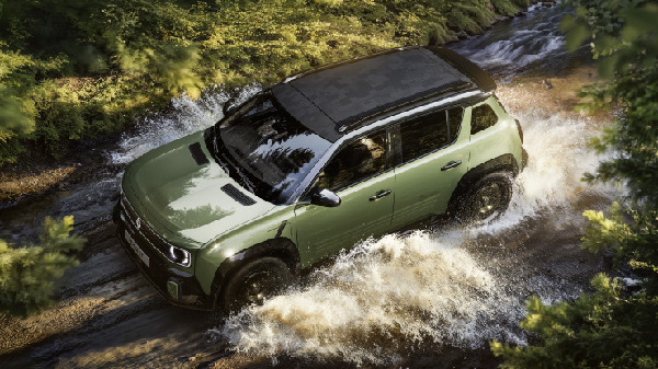 Renault 4 Savane Concept Unveiled at Roland-Garros