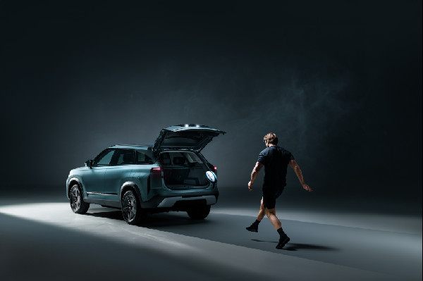 Sports Fans Travel Over 100 Miles for Matches