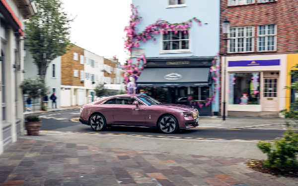 Bespoke Rolls-Royce Spectre Inspired by Velvet Orchid