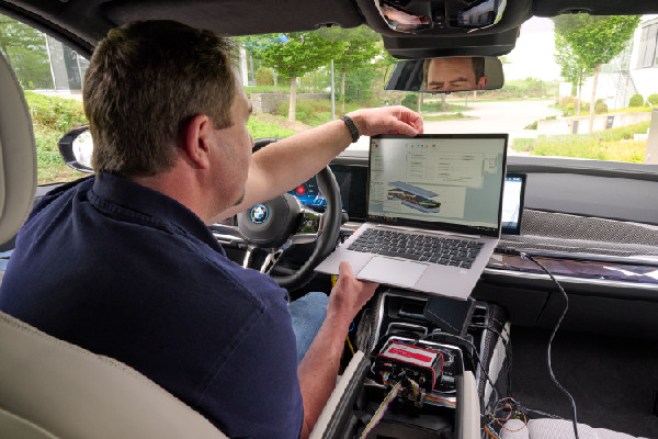 BMW Tests All-Solid-State Batteries in i7