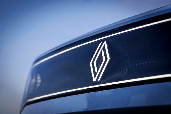 Renault 4 E-Tech Electric Priced from £26,995 OTR