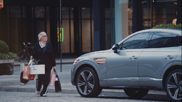 Genesis Sponsors 'Behind the Look' Fashion Series