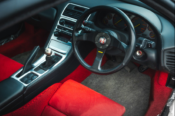 Catchpole Drives Rare Honda NSX-R in Sweden